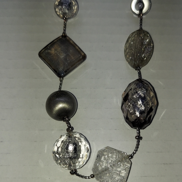 NY 18" Drop Single Strand Necklace - Picture 4 of 6